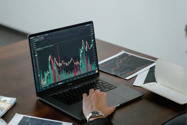 What Is Quant Trading For Beginners Guide